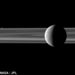Скачать Кассини обнаружил кислородную атмосферу на спутнике Сатурна
