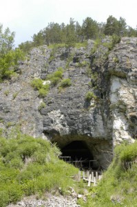 Скачать Древние люди из Денисовской пещеры