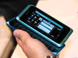 Скачать Смартфон Nokia E7 поступил в продажу в России