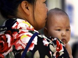 Скачать В Китае резко сократилась смертность новорожденных